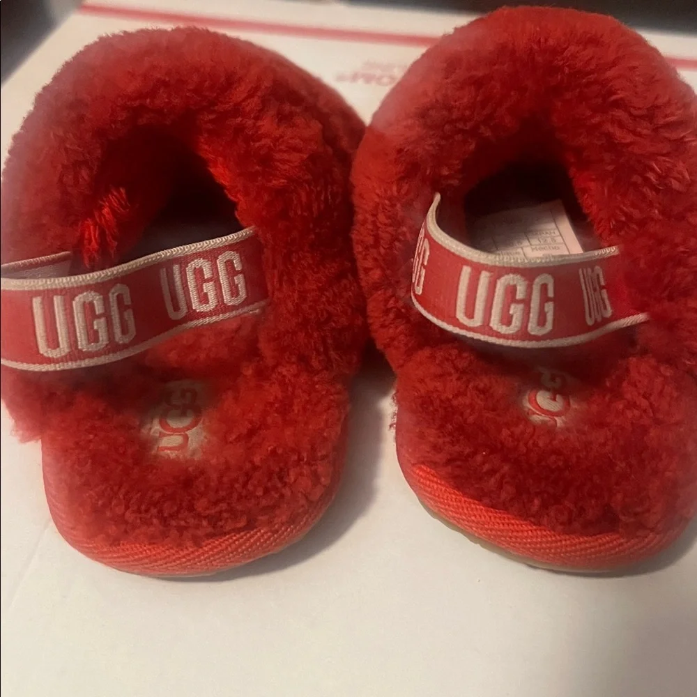 UGG Fluff Yeah Slide Sandals Baby Girl  Red Slippers Size 4/5 EUC